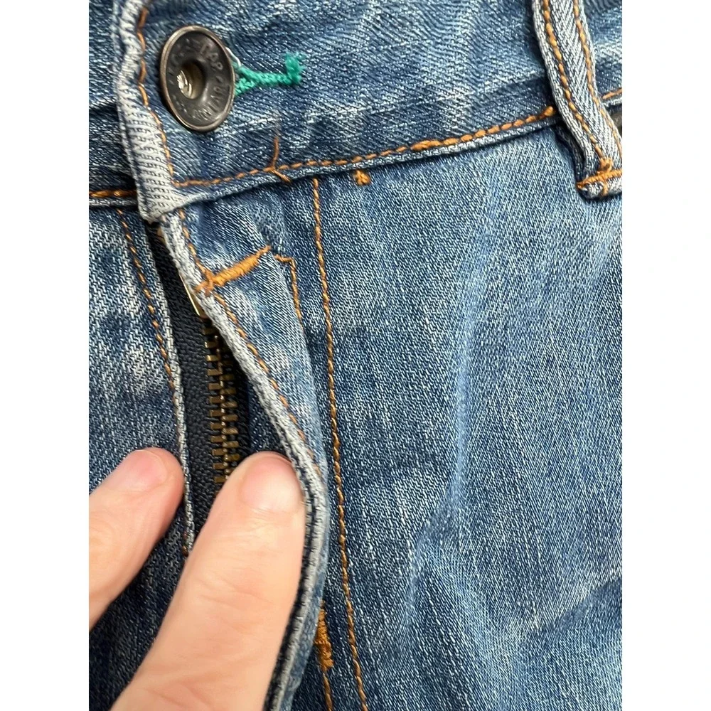 Rocawear Classic Fit Jeas Mens 38x34 Medium Wash Straight Leg Denim Whiskered